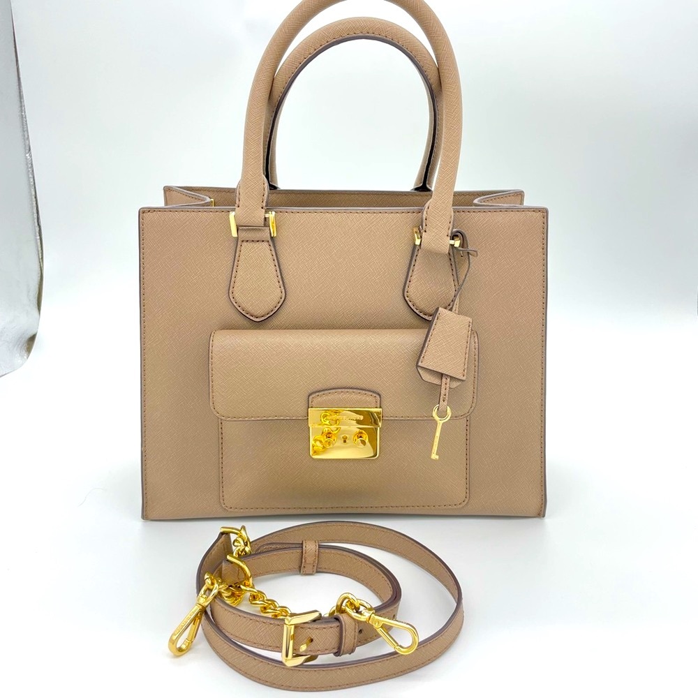 Michael Kors Camel Leather Purse 👜